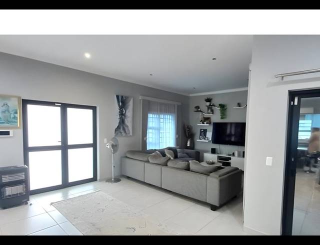 3 BEDROOM HOUSE FOR SALE IN ADMIRALS PARK